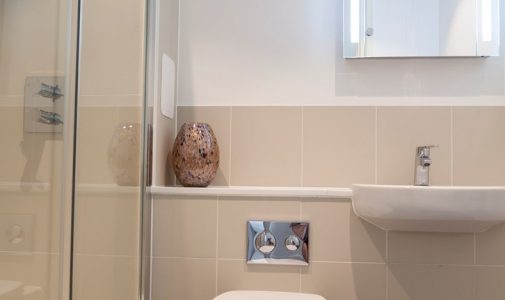 Apt 85