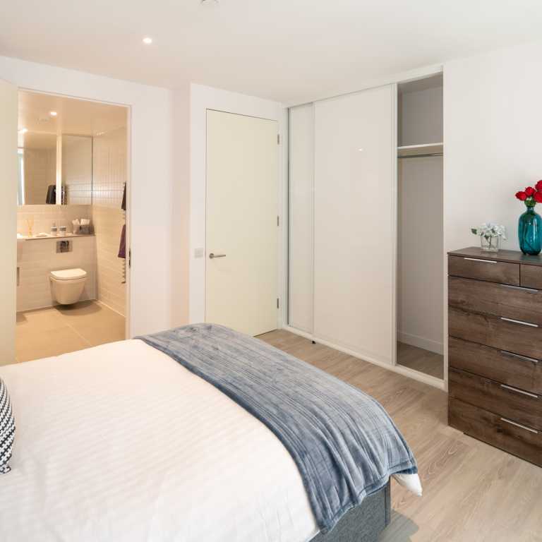 Bedroom and ensuite